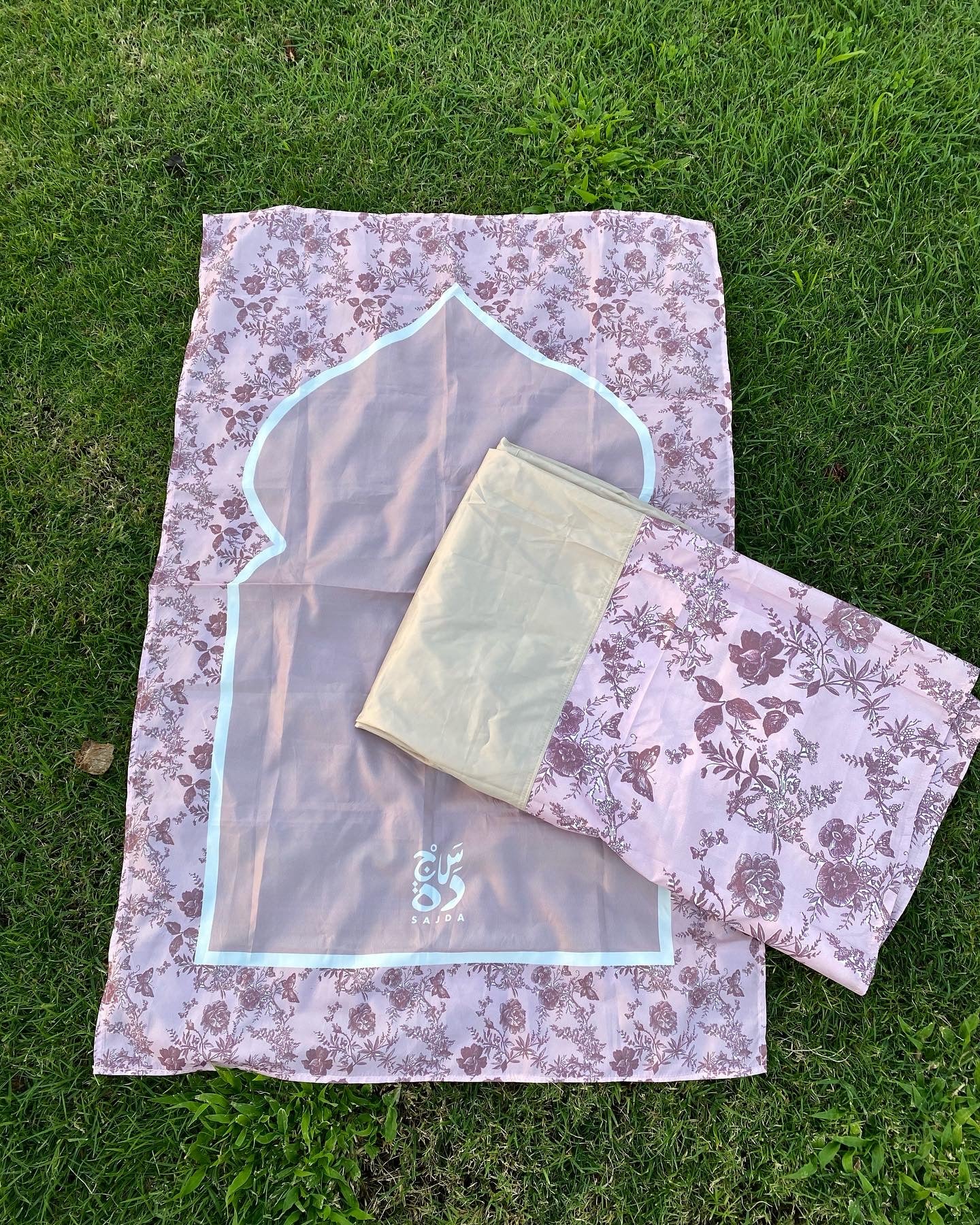 SOFT ROSE Prayer Set (portable skirt + mat)